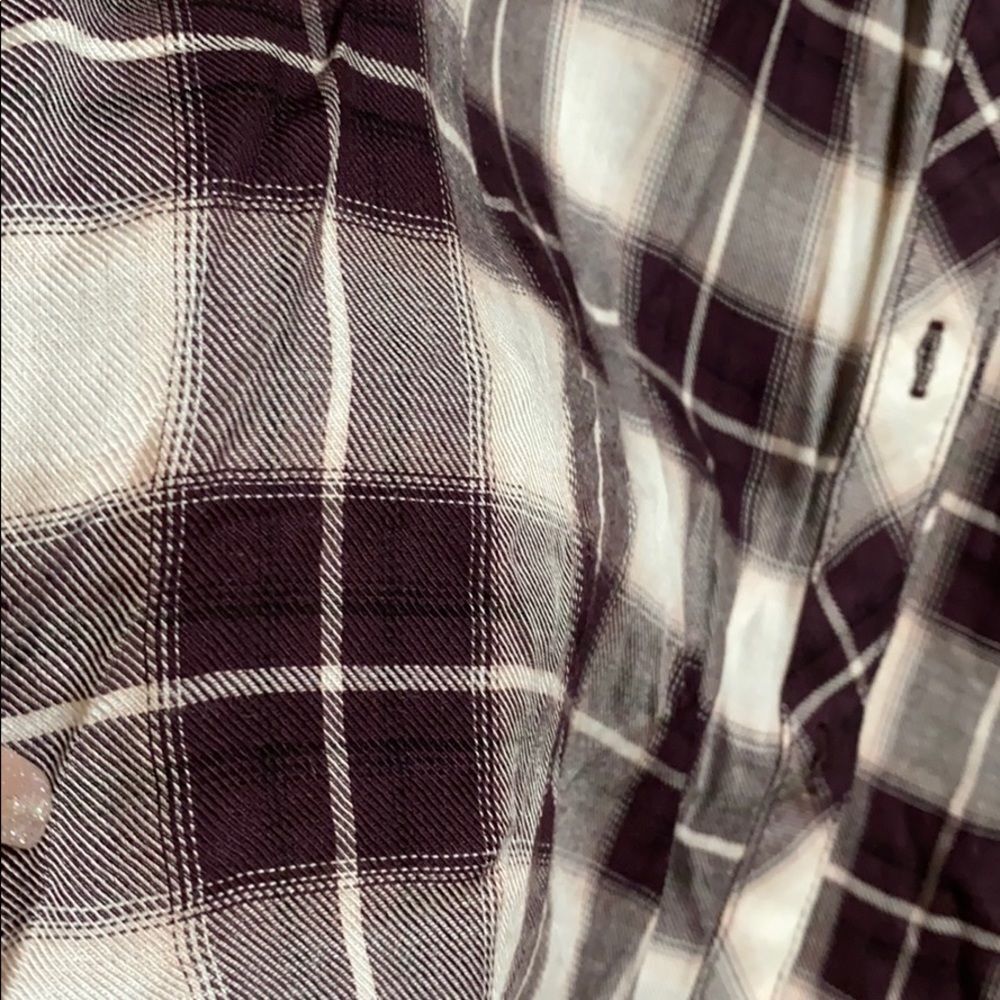 💕Cute button up 💕 - Picture 4 of 4